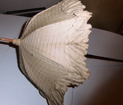 M35M 1880s (or Older) silk parasol
